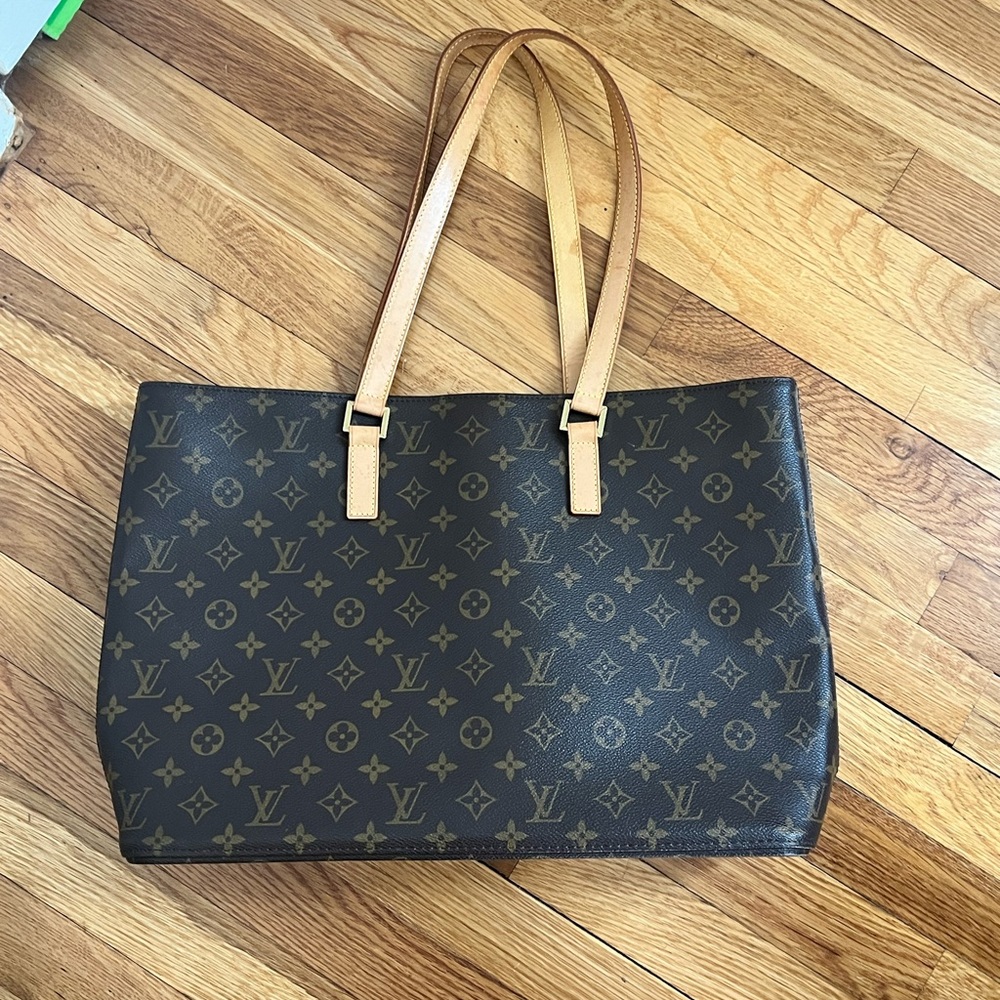 Luis Vuitton bag - Picture 9 of 10